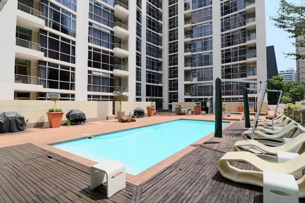 Upmarket Sandton Hydro Park Apartments 约翰内斯堡 外观 照片