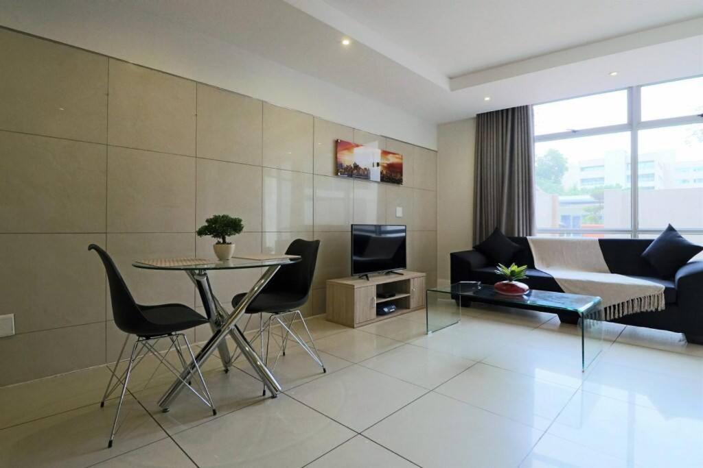 Upmarket Sandton Hydro Park Apartments 约翰内斯堡 外观 照片