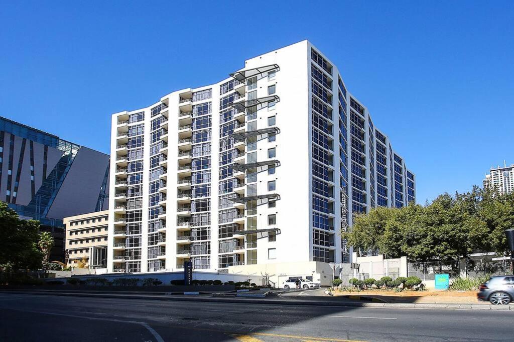 Upmarket Sandton Hydro Park Apartments 约翰内斯堡 外观 照片