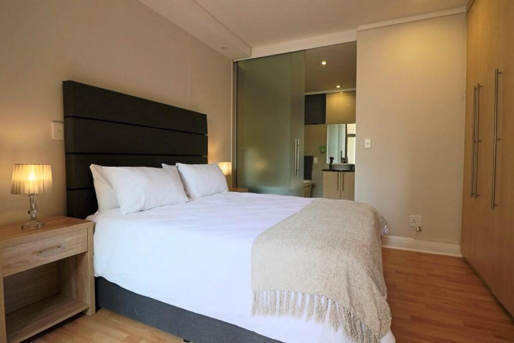 Upmarket Sandton Hydro Park Apartments 约翰内斯堡 外观 照片